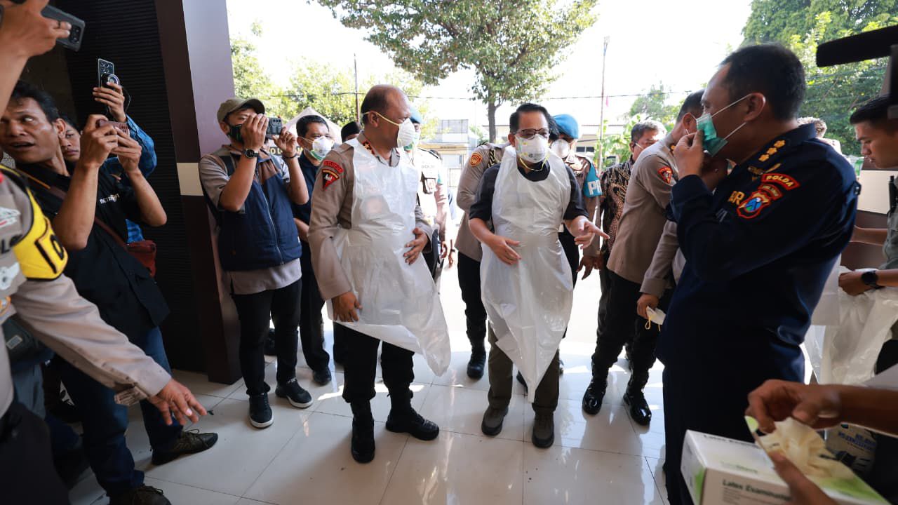 Kapolda Jatim Tegaskan Proses Identifikasi Korban Robohnya Bangunan&nbsp; Pesantren Al-Khoziny Berjalan Intensif