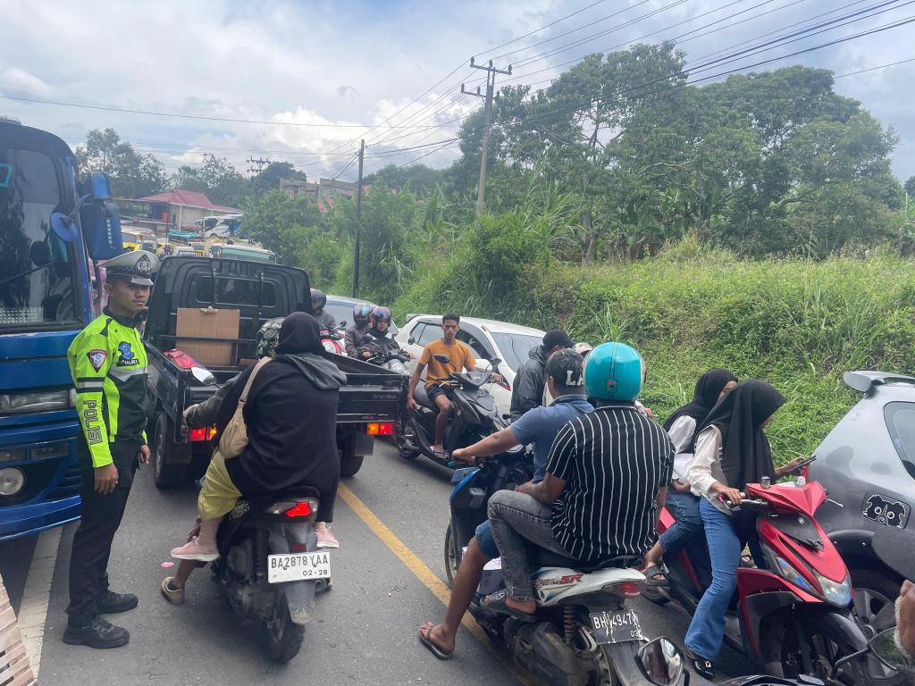 Polres Solok Selatan Amankan Ratusan Peserta Tabligh Akbar di Pauh Duo, Antisipasi Kemacetan Lalu&nbsp;Lintas