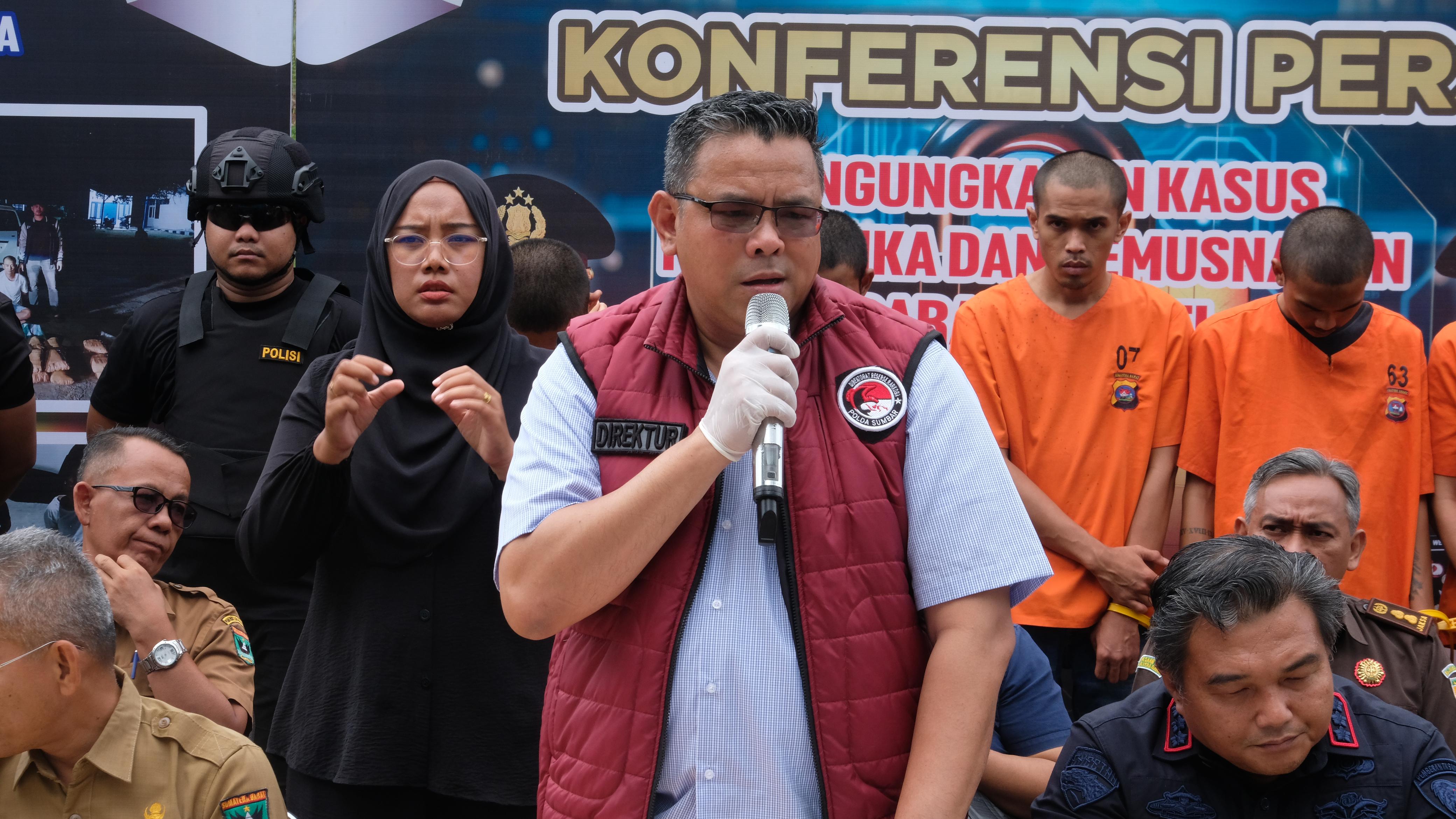 Polda Sumbar Ungkap 14 Kasus Narkoba Sepanjang September 2025, Musnahkan Barang Bukti 40 Kg Ganja dan Ribuan Pil Ekstasi