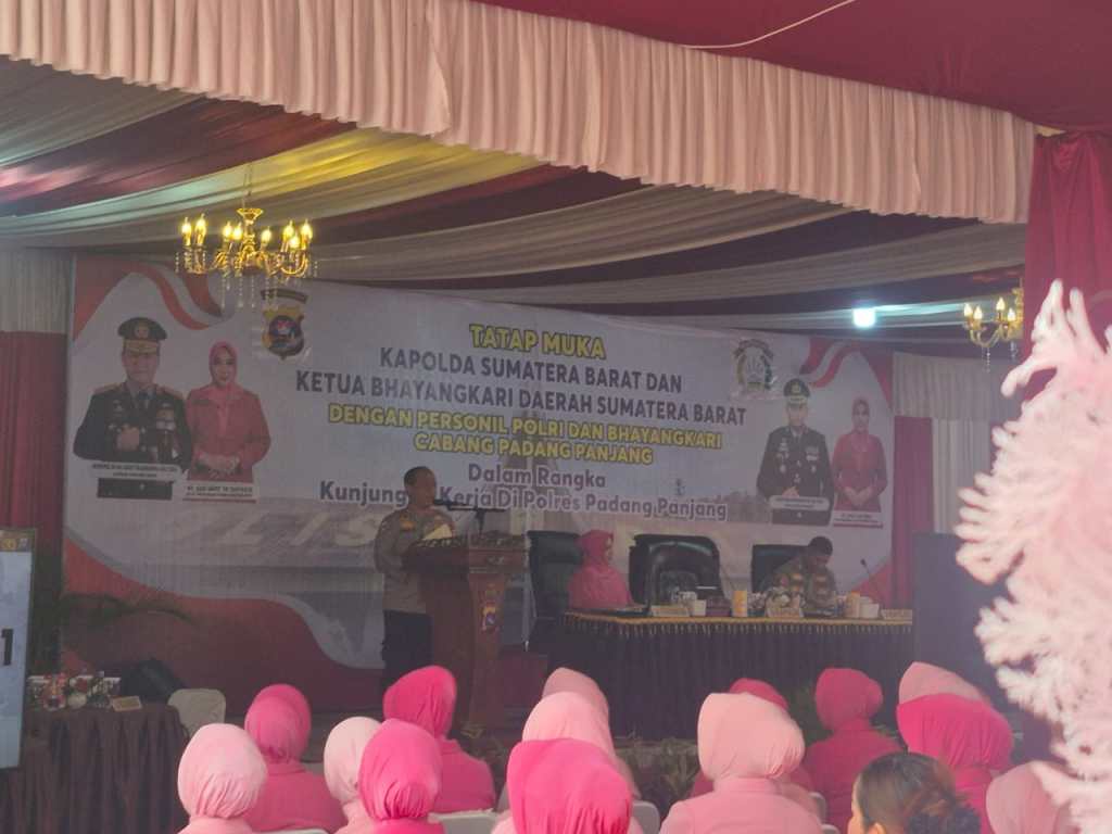 Tatap Muka dengan Personel dan Bhayangkari Polres Padang Panjang, Kapolda Sumbar Sampaikan Hal&nbsp;Ini!