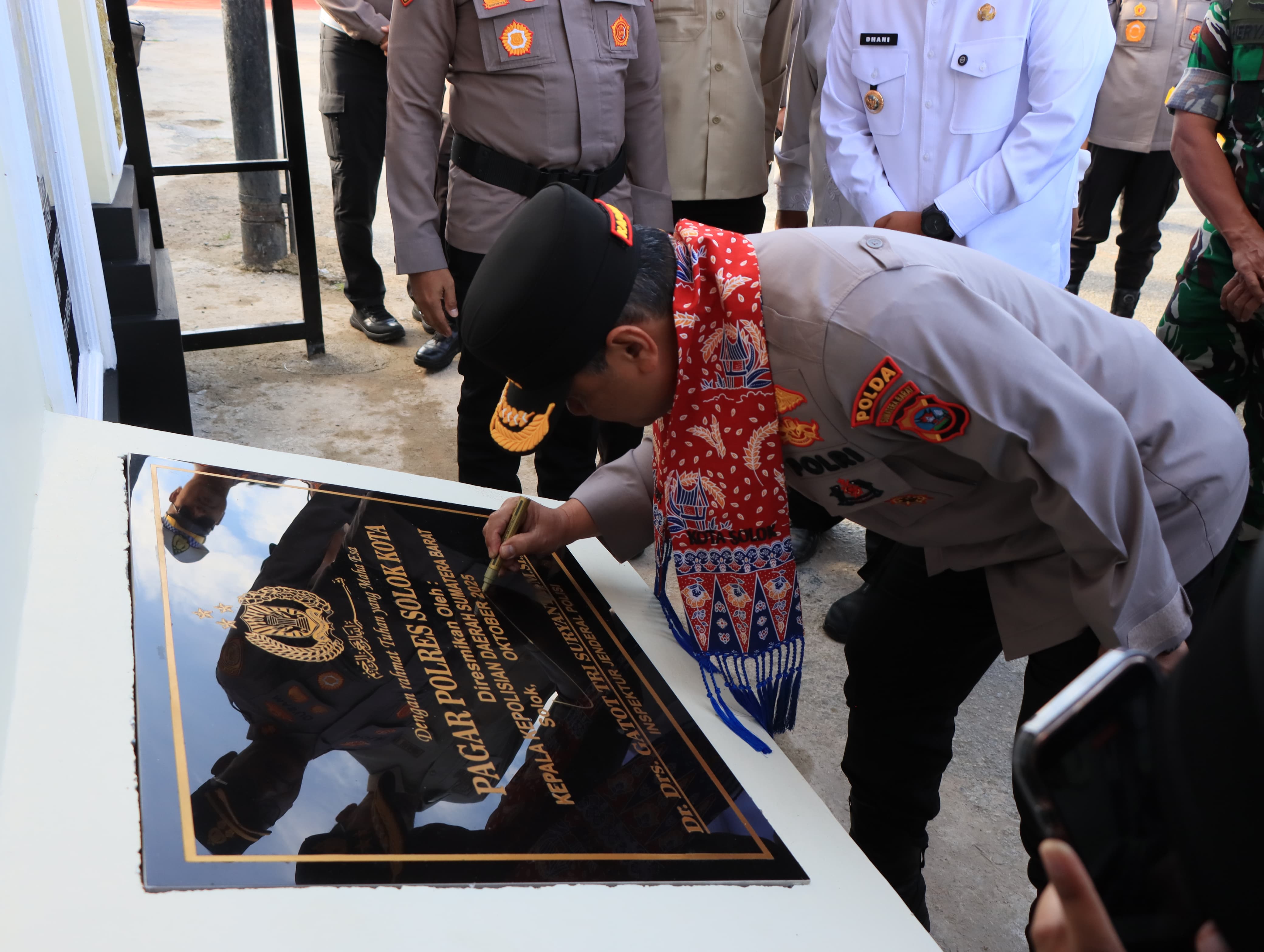 Kapolda Sumbar Resmikan Pagar Mako Polres Solok Kota