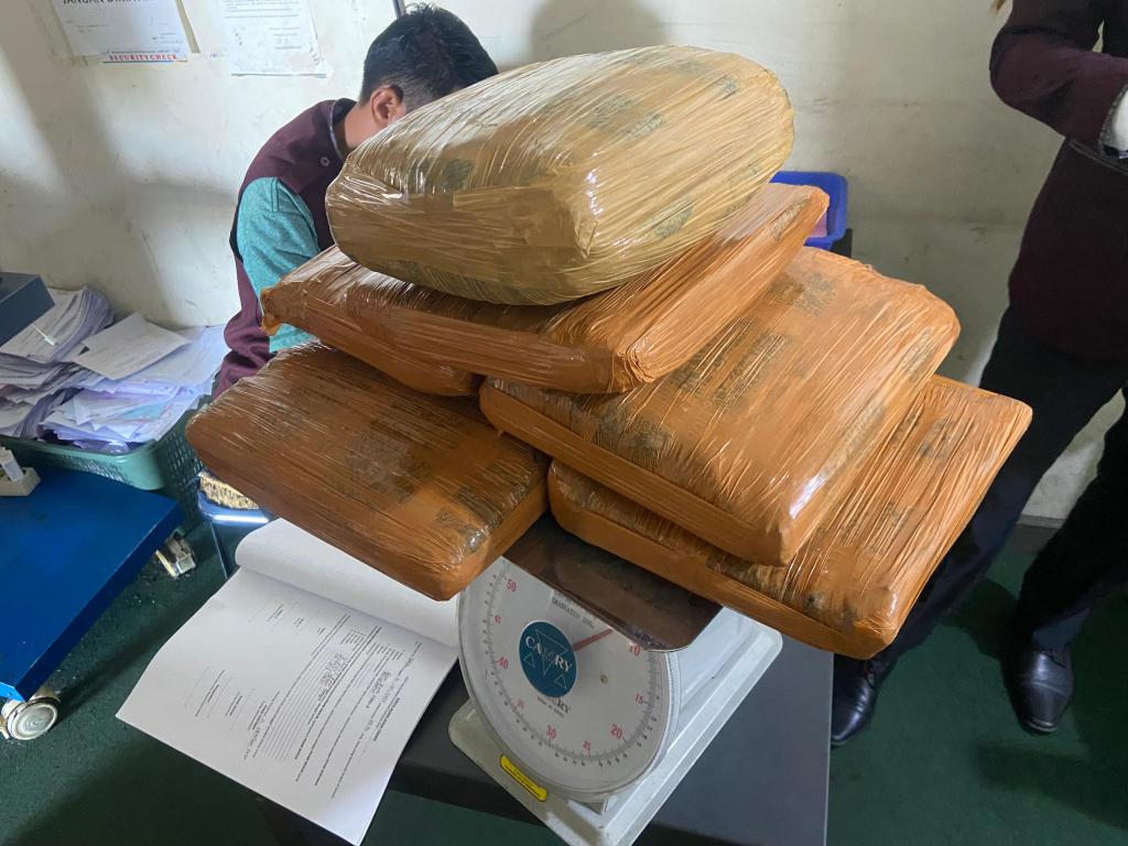 Penemuan 7 Kilogram Diduga Ganja di Cargo Bandara Internasional&nbsp;Minangkabau