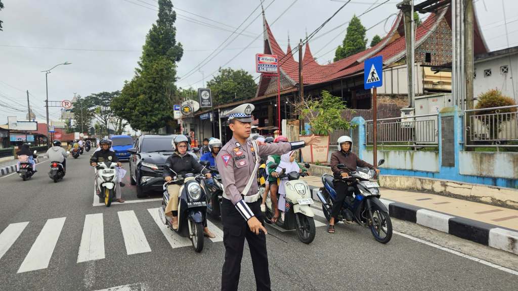 Sat Lantas Polres Padang Panjang Gelar Kegiatan Preventif dalam Rangka Pelayanan kepada Pengguna&nbsp;Jalan