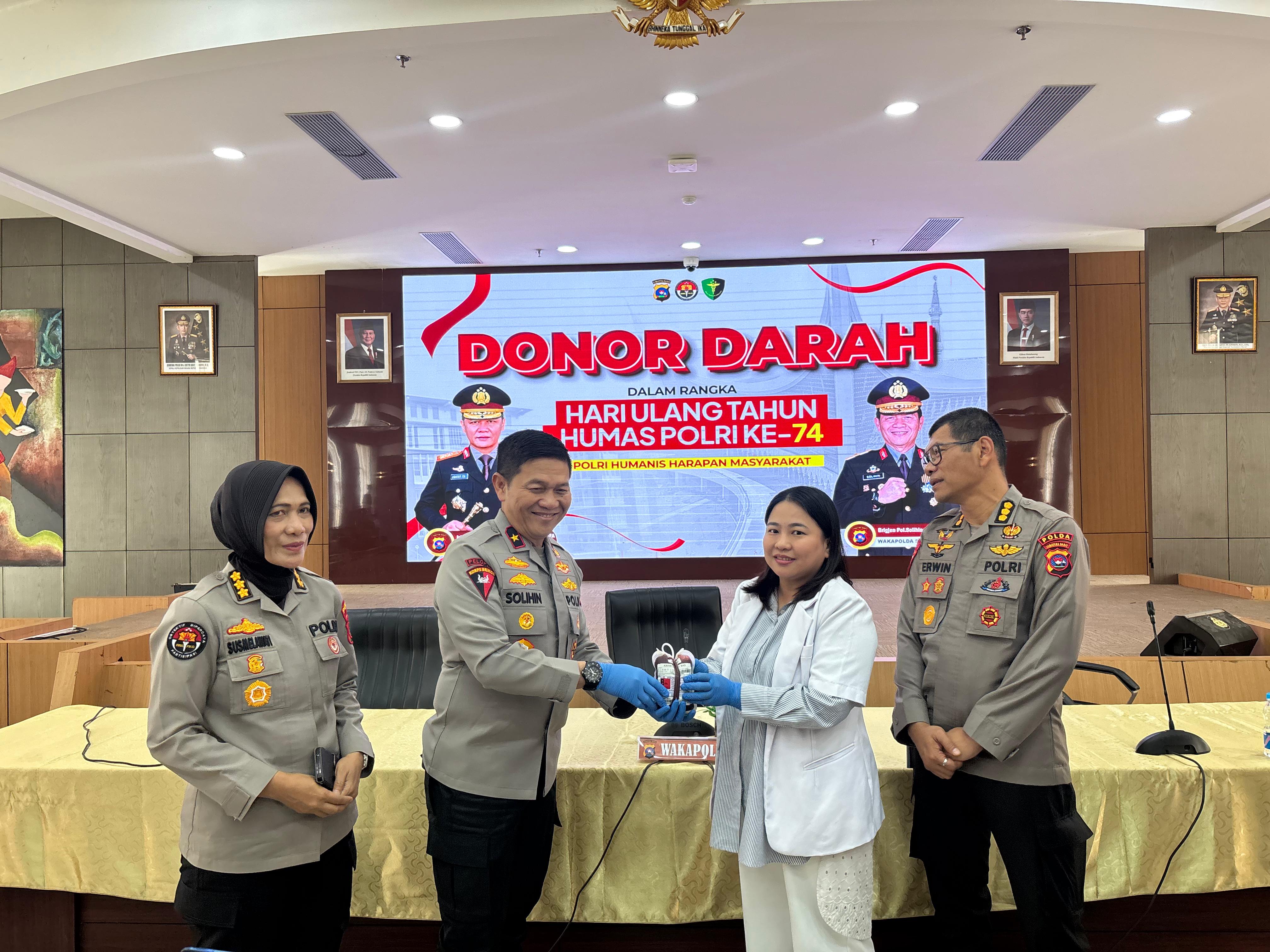 Polda Sumbar Gelar Donor Darah dan Pengobatan Gratis Peringati HUT ke-74 Humas Polri