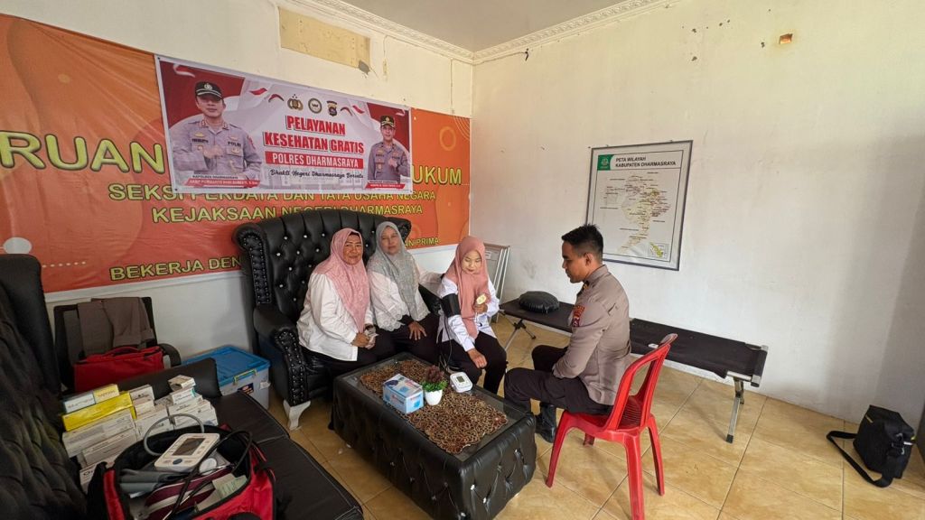 Sidokkes Polres Dharmasraya Gelar Pelayanan Kesehatan Gratis di Kejaksaan&nbsp;Negeri