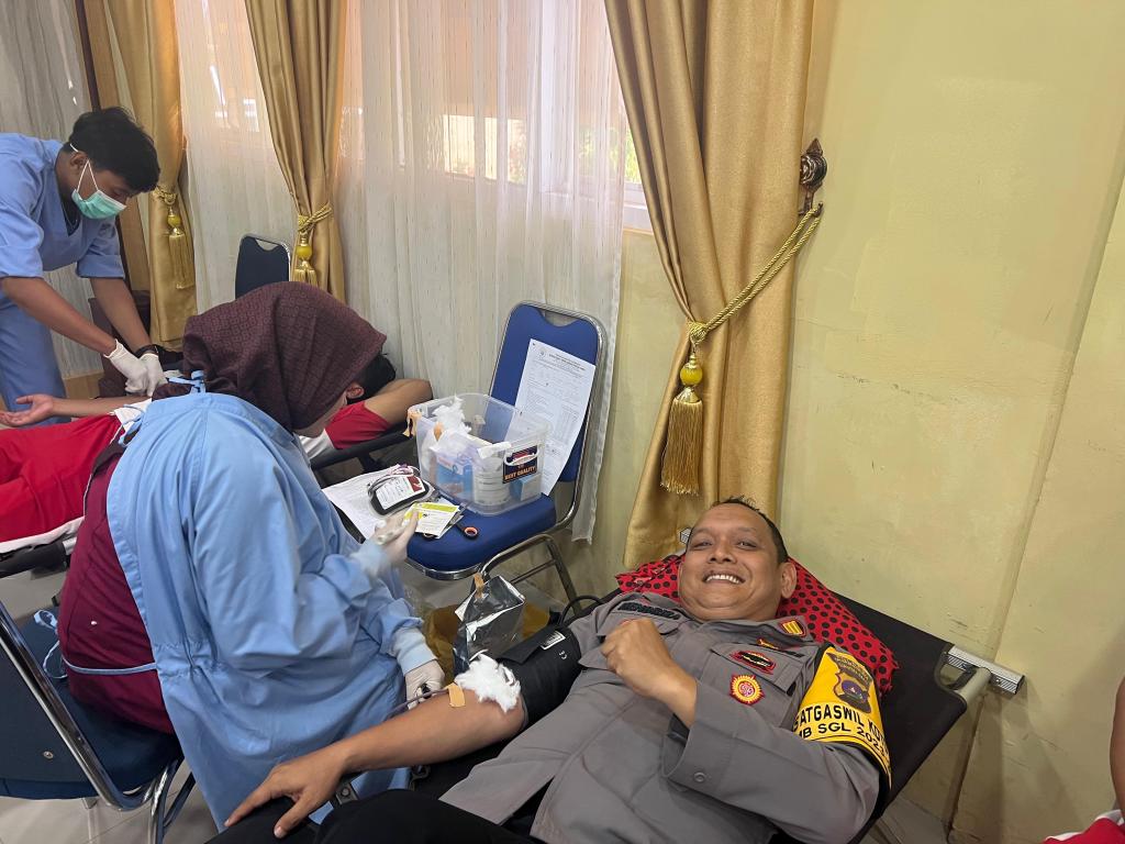 Polres Dharmasraya Gelar Donor Darah Sambut Hari Jadi Humas Polri&nbsp;ke-74