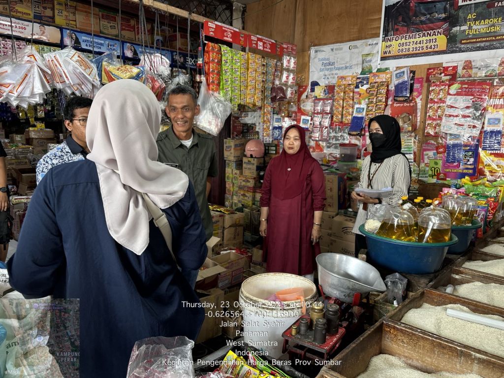Satgas Pangan Polda Sumbar Turun ke Pasar Tradisional dan Ritel Modern, Pastikan Stok Beras Aman dan Harga Sesuai&nbsp;HET