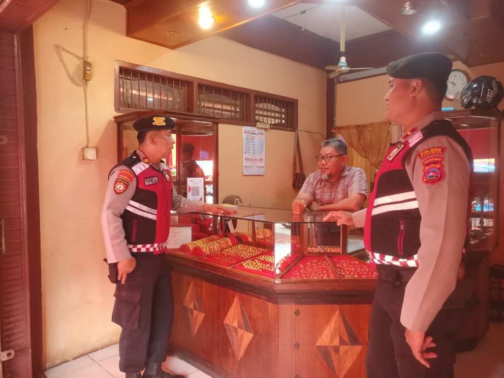 Sat Samapta Polres Pasaman Gelar Patroli Dialogis dan Himbauan Harkamtibmas di Pasar Lubuk&nbsp;Sikaping
