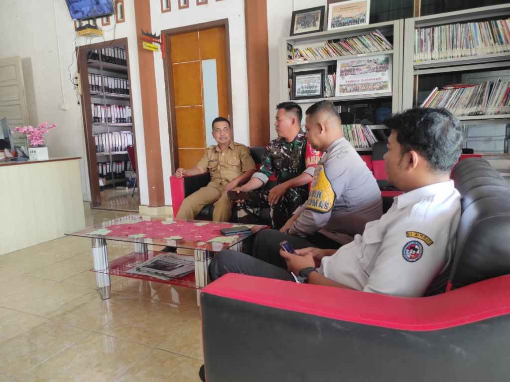 Ciptakan Kamtibmas Aman, Bhabinkamtibmas Nagari Koto Tuo Polsek Harau Jakin Sinergi dengan Wali Nagari Koto&nbsp;Tuo