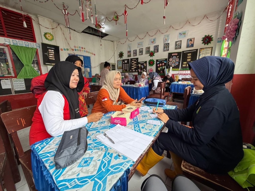 Biddokkes Polda Sumbar Gelar Bakti Kesehatan di Delapan Posko Banjir, Ratusan Warga Dapat Layanan Kesehatan&nbsp;Gratis