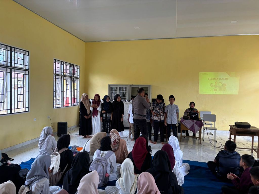 Edukasi Anti-Bullying dan Kenakalan Remaja! Polres Solok Selatan Datangi Ratusan Pelajar&nbsp;SMP