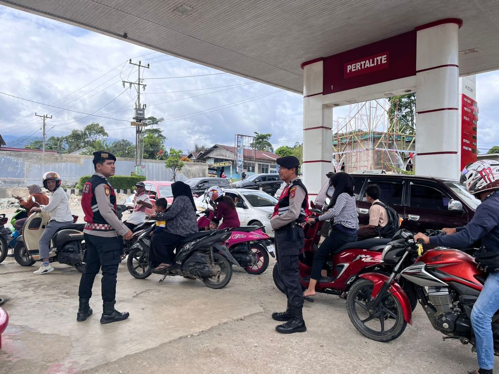 Antisipasi Kecurangan dan Kemacetan, Sat Samapta Polres Solok Selatan Turun ke&nbsp;SPBU