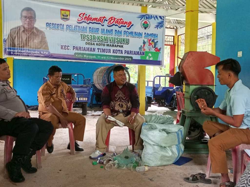 Inovasi Kreatif Warga Desa Koto Marapak: Ubah Sampah Jadi Berkah Bersama Bhabinkamtibmas Polres&nbsp;Pariaman.