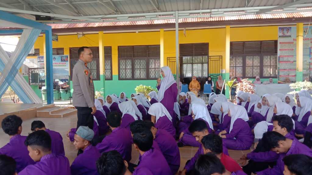 Polres Dharmasraya Gelar Police Goes To School Di Sman 2 Pulau&nbsp;Punjung