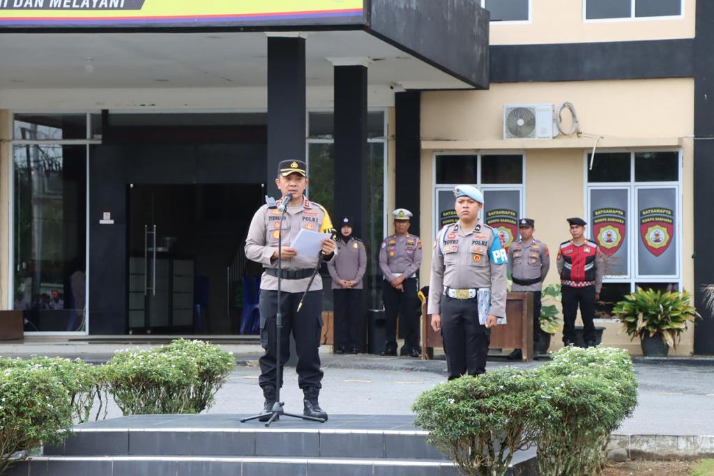 Kapolres Dharmasraya Pimpin Upacara Gelar Pasukan Ops Zebra Singgalang&nbsp;2025