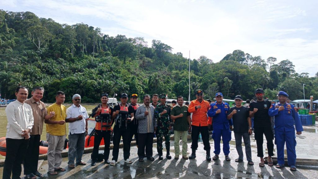 Hilang Kontak dalam Perjalanan Dari Pulau Nias menuju Air Bangis, 6 Nelayan Pasaman Barat Ditemukan&nbsp;Selamat
