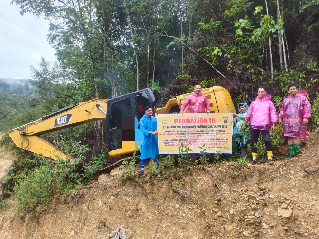 Satgas PETI Polda Sumbar Musnahkan Alat Tambang Ilegal di Nagari&nbsp;Supayang