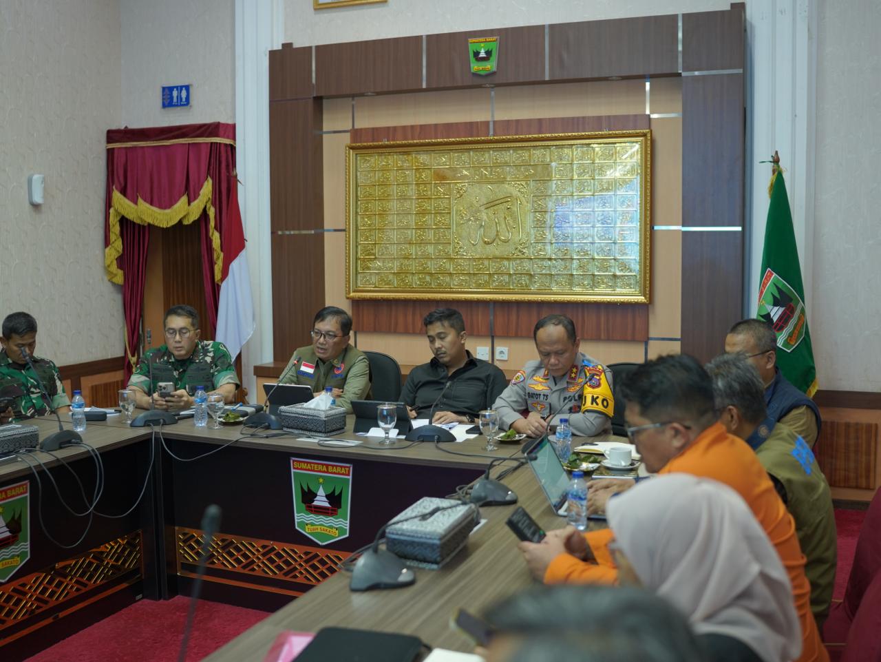 Rakor Penanganan Bencana Sumbar, Kapolda Pastikan Bantuan Tepat Sasaran dan Evakuasi Berjalan Lancar