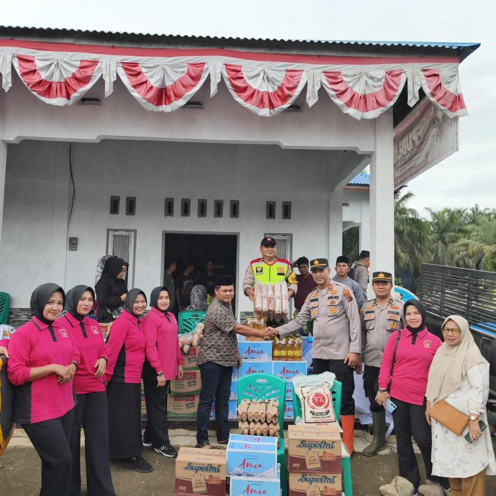 Gerak Cepat Tanggap Bencana, Polres Pasaman Barat Distribusikan Bantuan Sembako ke Sejumlah Wilayah&nbsp;Terdampak