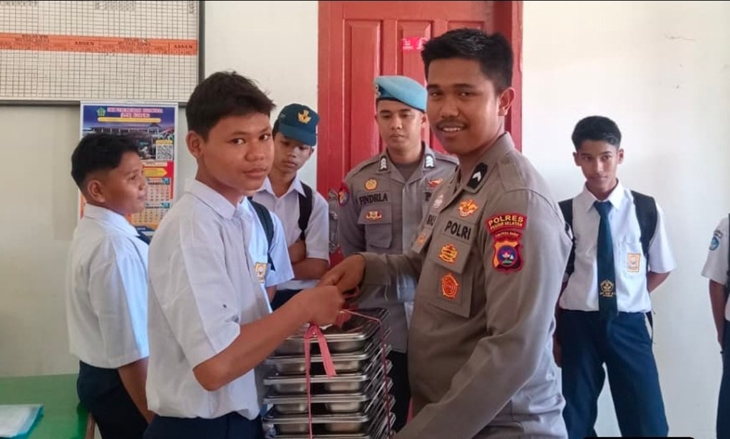 Tingkatkan Gizi dan Edukasi, Polres Pessel Gelar Program Running SPPG Bersama&nbsp;YKB