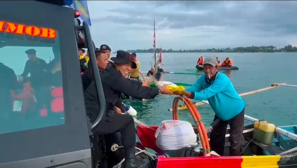 Satbrimob Polda Sumbar Gelar Serangkaian Bakti Sosial Sambut HUT Brimob&nbsp;ke-80