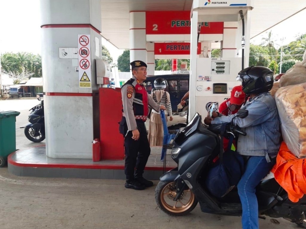 Satuan Samapta Polres Pasaman Barat Melaksanakan Patroli Dialogis Ketempat Pusat Keramaian dan&nbsp;Perkantoran