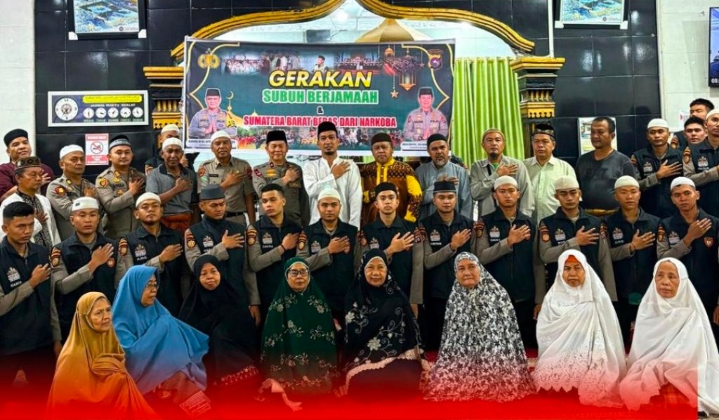 Polri dekat dan terbuka dengan masyarakat: Gerakan Subuh Berjamaah Bersama Wakapolda&nbsp;Sumbar