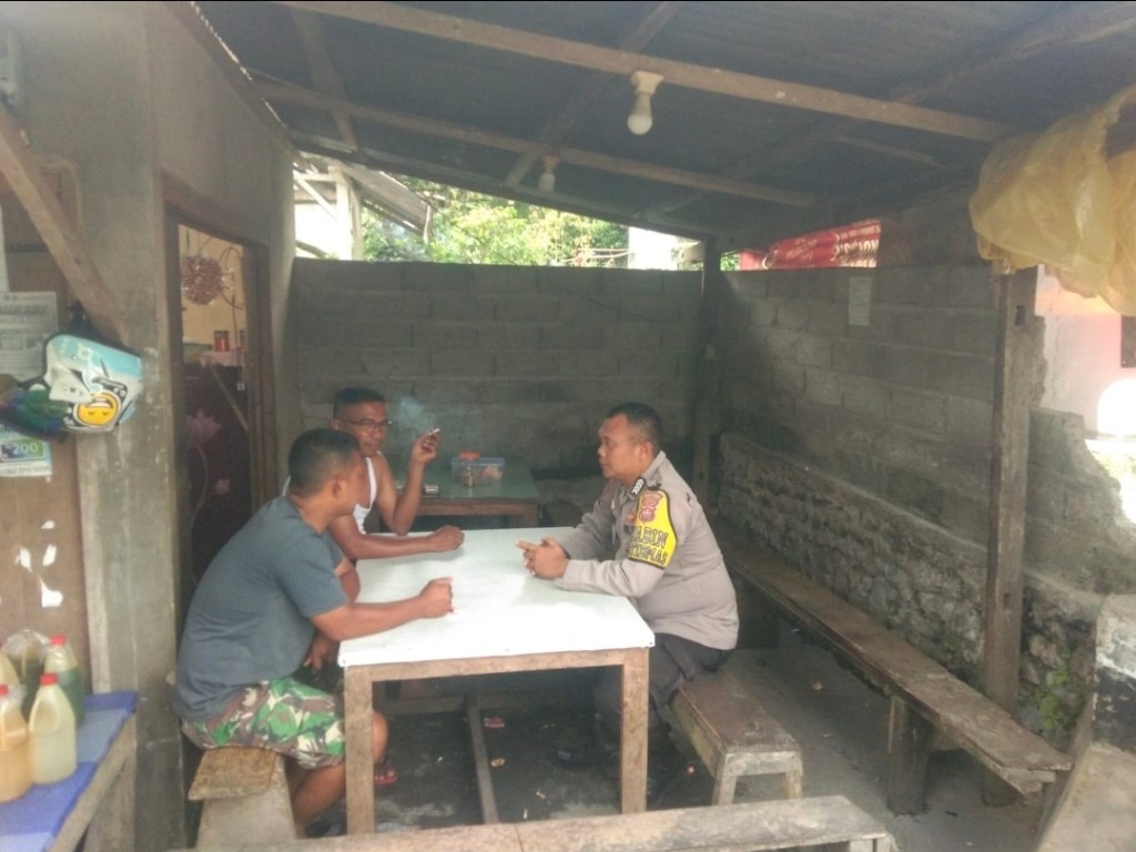 Bhabinkamtibmas Nagari Aia Manggih Gencar Sosialisasi Ketahanan Pangan dan Bahaya Judi Online di Lubuk&nbsp;Sikaping