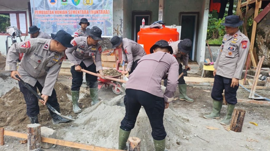 Brimob Polda Sumbar Bangun 194 Unit Hunian Sementara bagi Korban Bencana di Tiga&nbsp;Daerah