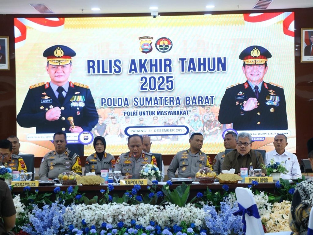 Kapolda Sumbar Pimpin Rilis Akhir Tahun 2025, Kamtibmas Relatif Kondusif dan Penyelesaian Kasus&nbsp;Meningkat