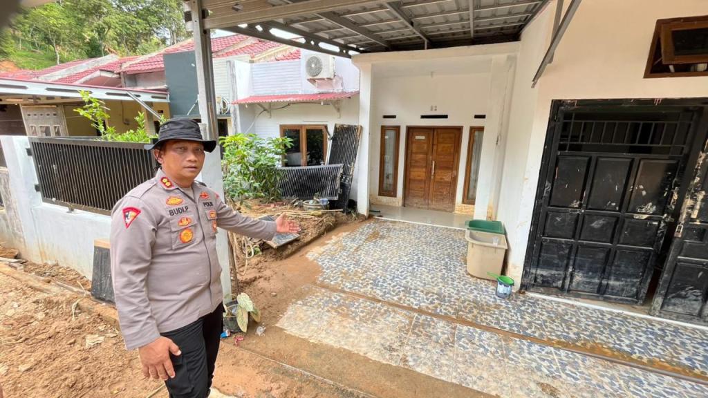 Polda Sumbar Perkuat Pemulihan Pasca Bencana: Fokus Pembersihan dan Serap Aspirasi&nbsp;Warga