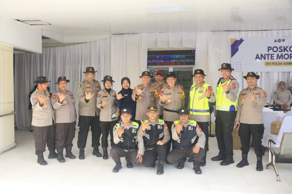 Perkuat Penanganan Bencana, Biddokkes Polda Sumbar Terima Bantuan Ambulans dari Polda&nbsp;Bengkulu