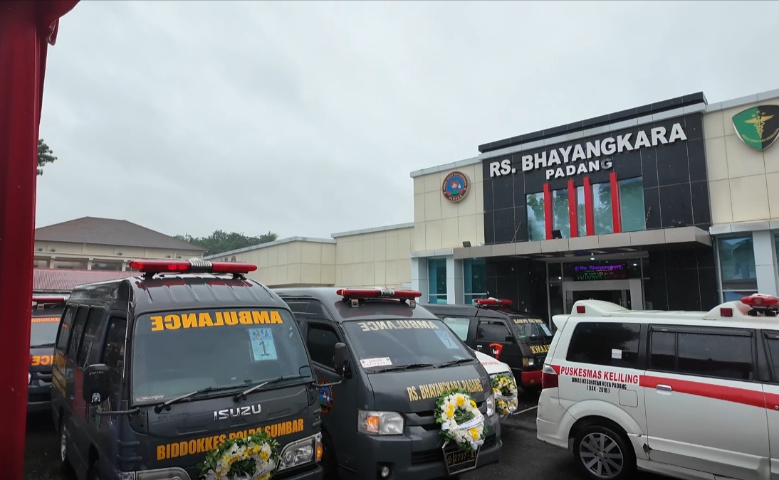Penuh Duka dan Penghormatan, Polda Sumbar Antar 24 Korban Bencana ke Peristirahatan Terakhir