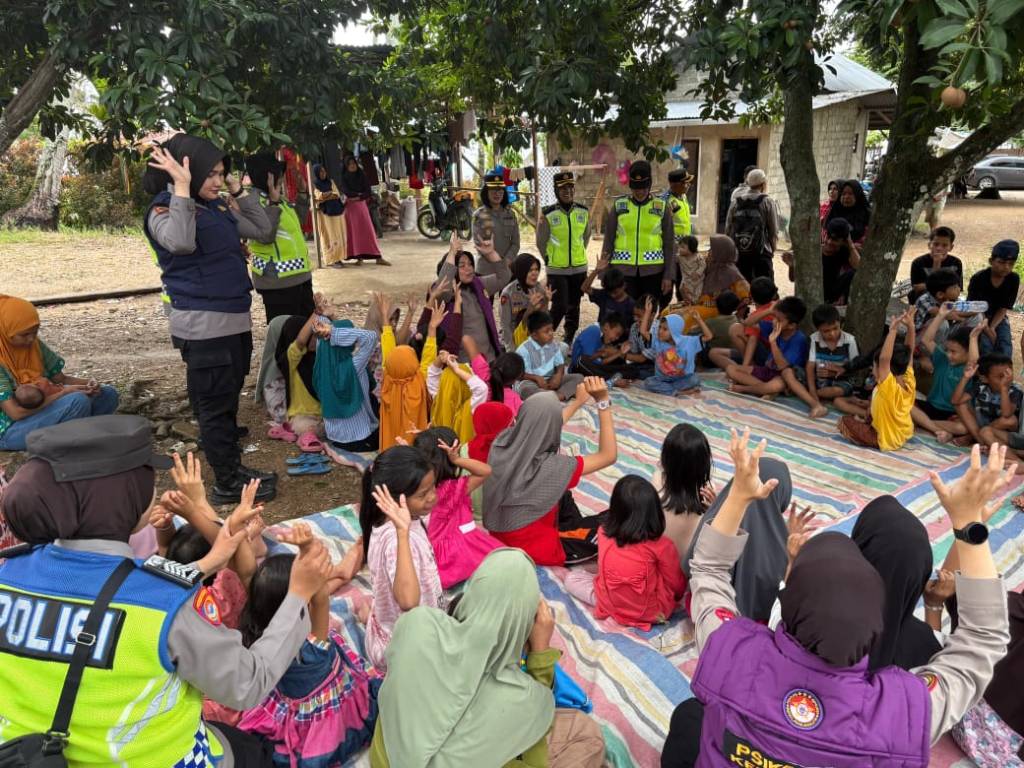 Polwan Mabes Polri Gelar Trauma Healing bagi Pengungsi di Posko Tanjung&nbsp;Mutiara