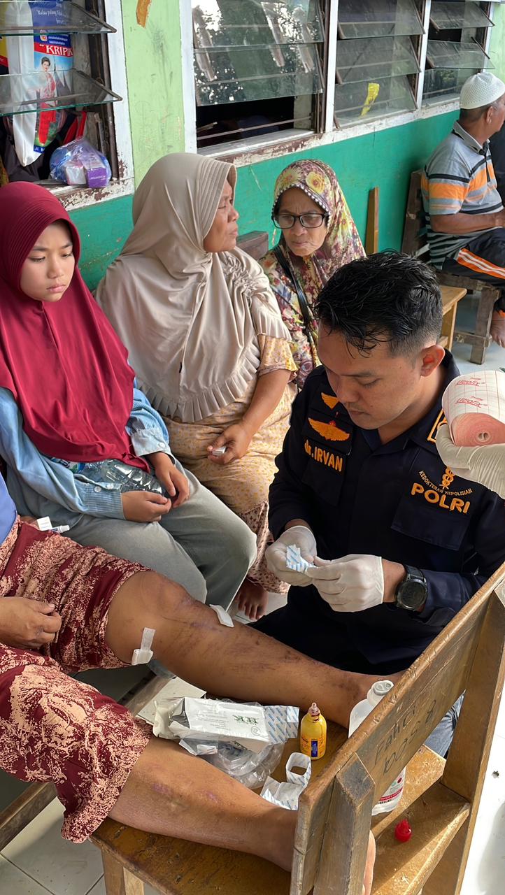 Jangkau Daerah Bencana, Biddokkes Polda Sumbar Berikan Pengobatan Gratis bagi 289 Warga&nbsp;Terdampak