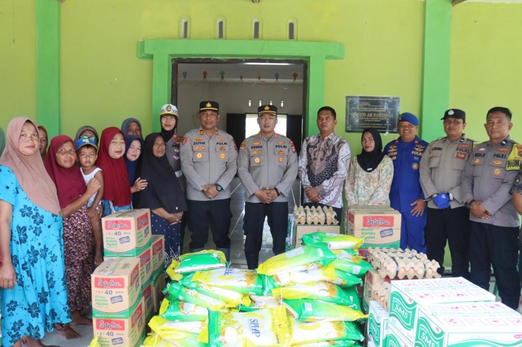 Polres Pasaman Barat Terus Bergerak Salurkan Bantuan Untuk Kebutuhan Warga Terdampak Bencana di&nbsp;Pasanggiang