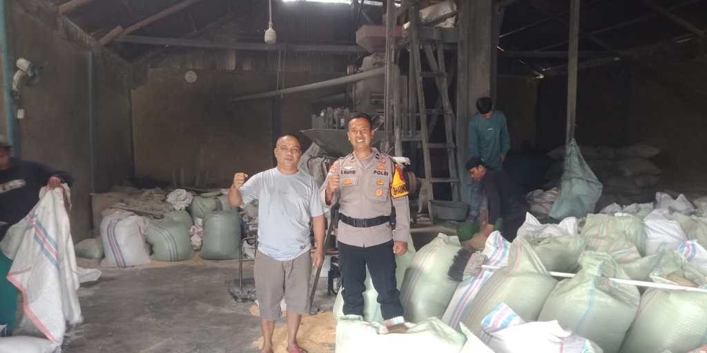 Bhabinkamtibmas Polsek Tigo Nagari Dorong Warga Nagari Ladang Panjang Manfaatkan Lahan Kosong untuk Ketahanan&nbsp;Pangan