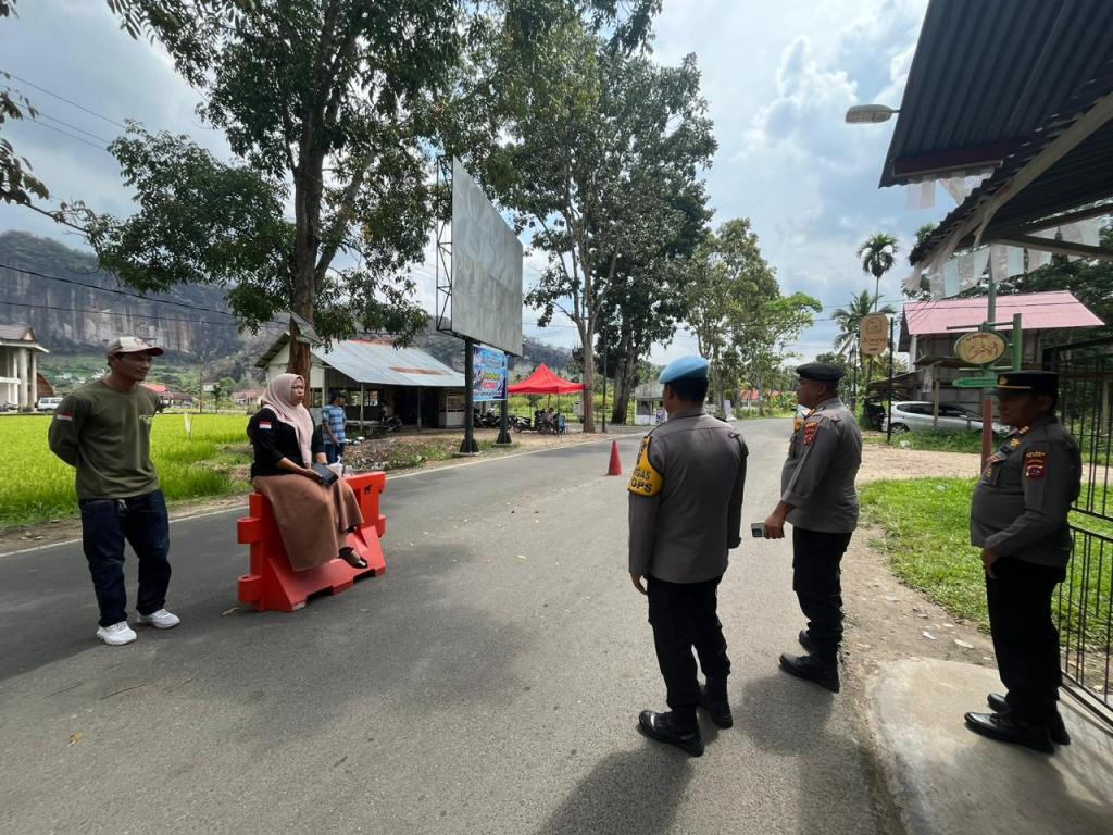 Satgas Operasi Lilin Singgalang 2025 Polres 50 Kota Laksanakan Patroli Pengamanan Tempat Ibadah dan Objek&nbsp;Wisata