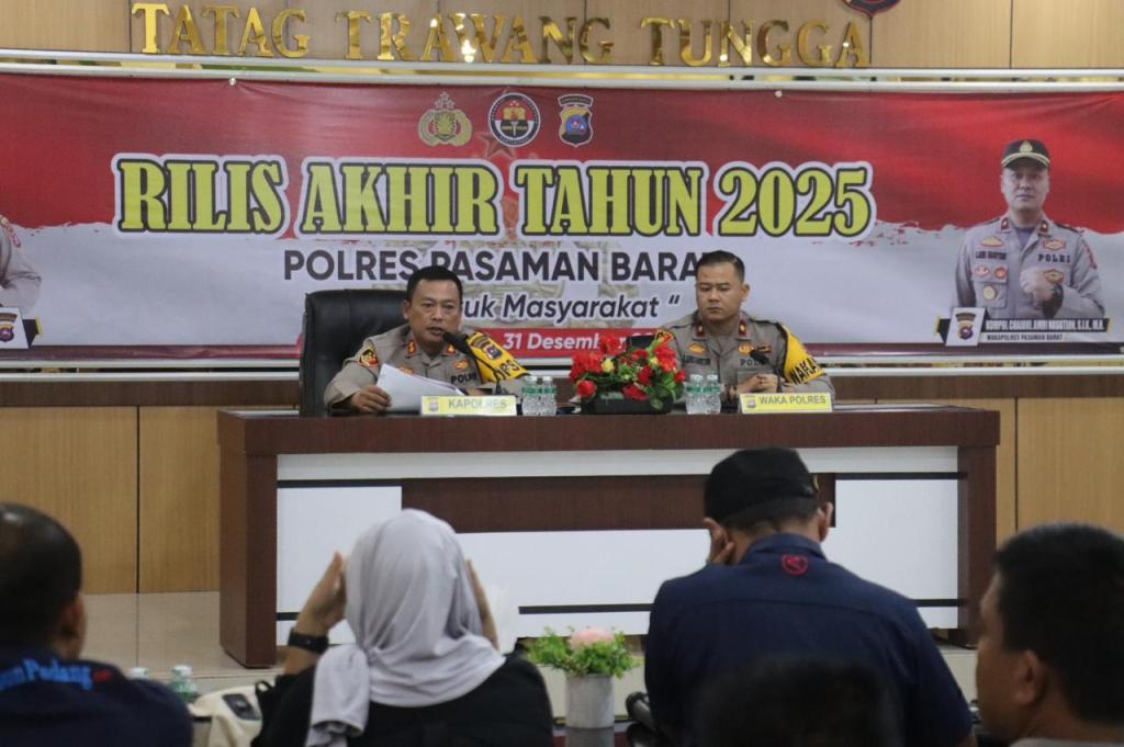 Kapolres Pasaman Barat Pimpin Kegiatan Rilis Akhir Tahun 2025 di Aula Tatag Trawang&nbsp;Tungga