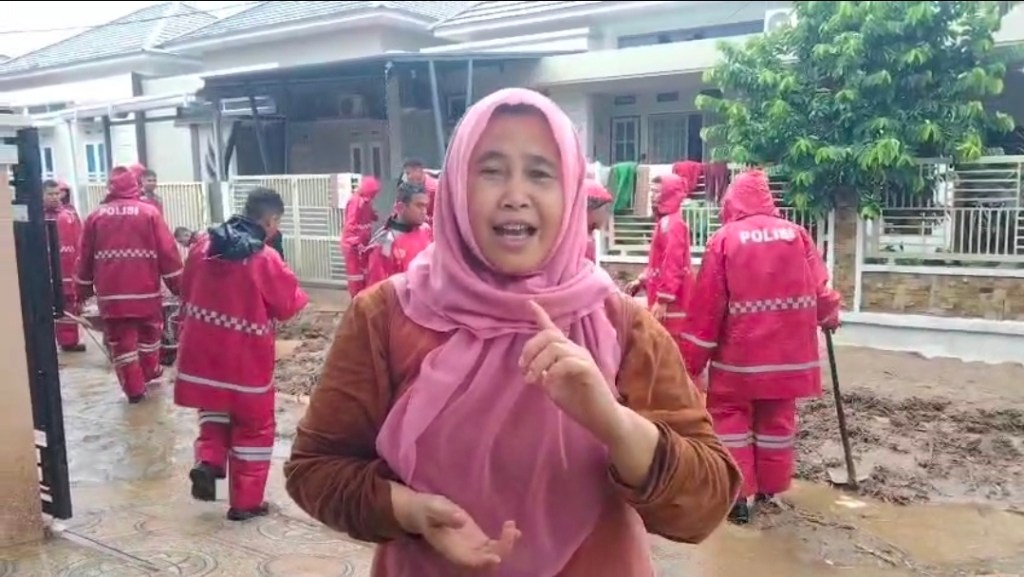 Warga Lumin Park: ‘Terima Kasih Polda Sumbar, Jalan Kami Kembali Bisa&nbsp;Dilalui’