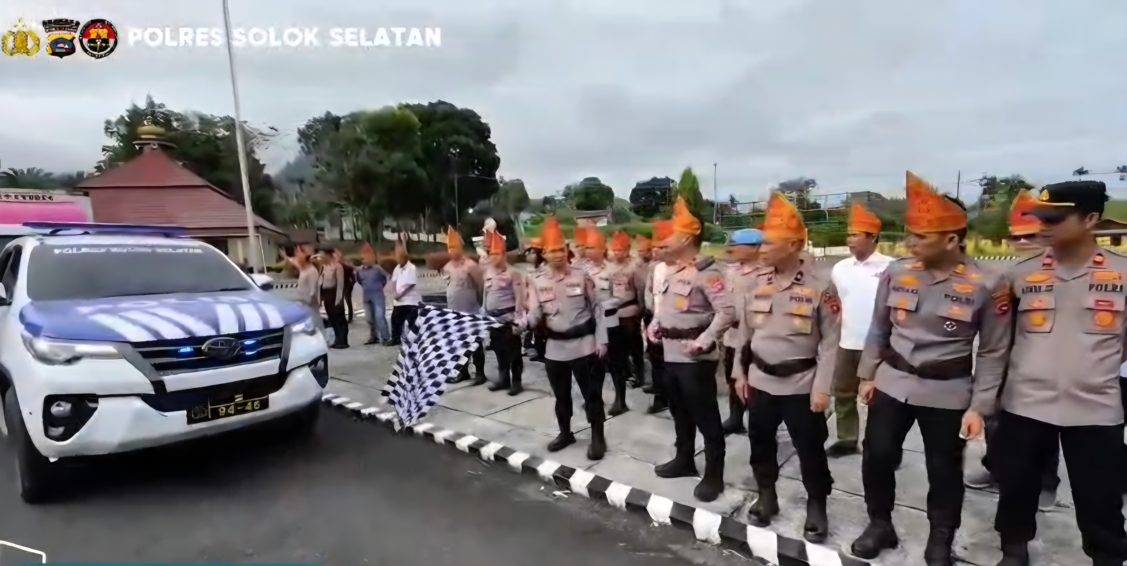 Solidaritas Polri untuk Sumbar,&nbsp; Polres Solok Selatan Kirim 2 Truk Bantuan Kemanusiaan untuk Korban Bencana Alam di Kabupaten Agam