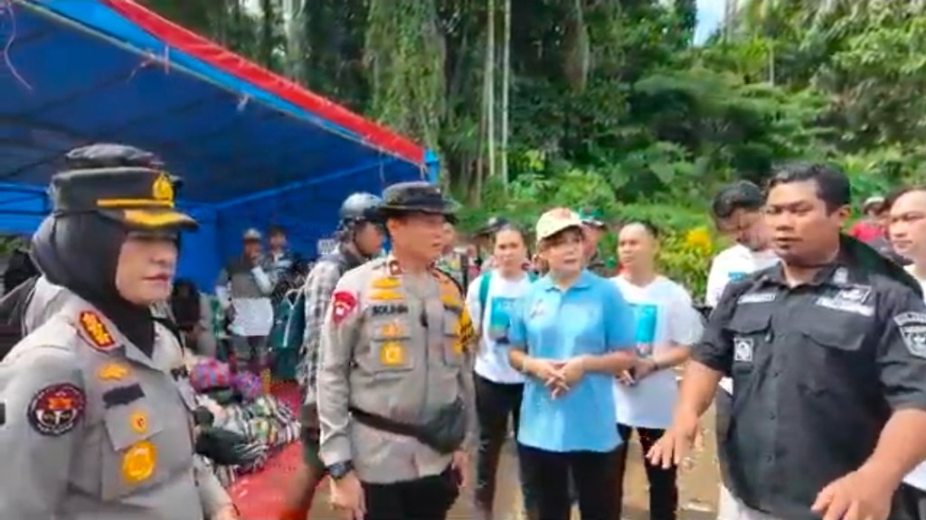 Wakapolda Sumbar Salurkan Bantuan untuk Korban Bencana&nbsp;Agam