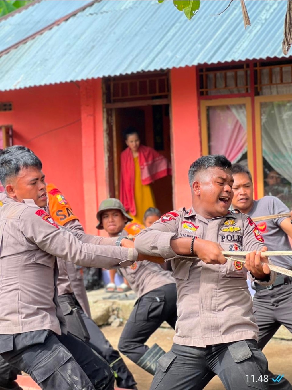 Kapolres Padang Pariaman : “Warga Butuh Akses Informasi Dan Komunikasi, Apapun Halangannya, Akses Listrik Warga Harus Dipulihkan Secepatnya”