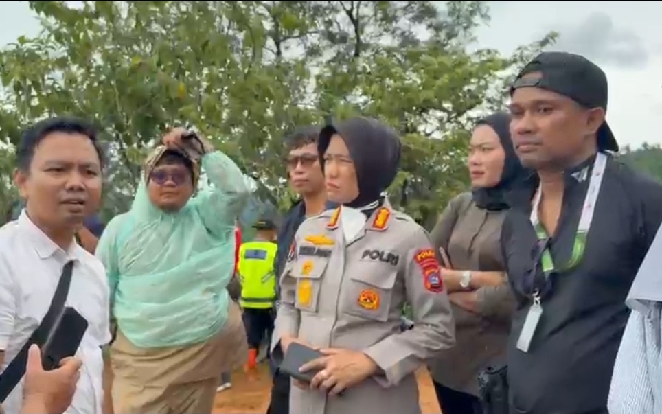Media Lokal Apresiasi Dedikasi Polda Sumbar: Cepat Tanggap Evakuasi hingga Pemakaman Korban Bencana