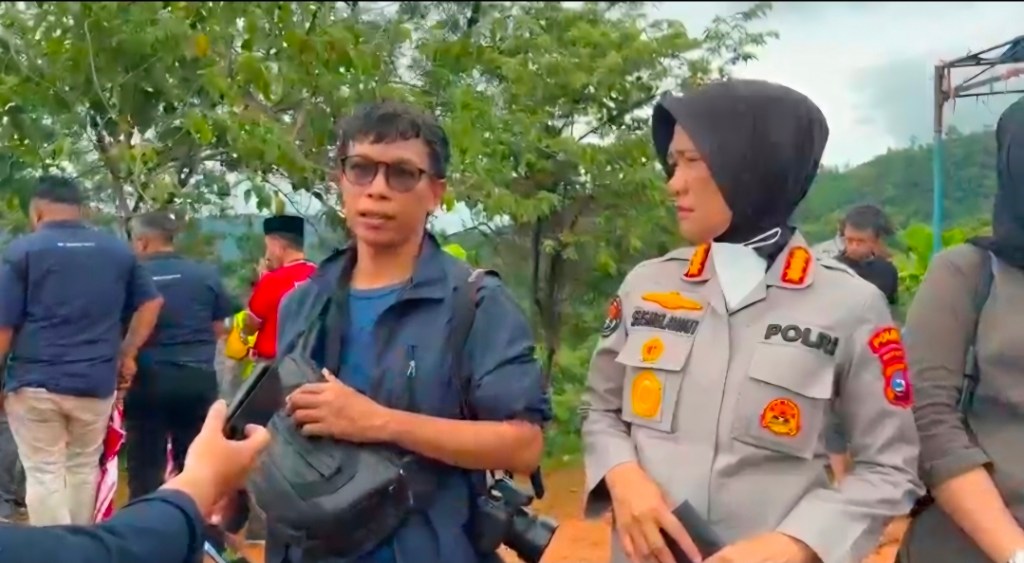 Media Lokal Apresiasi Dedikasi Polda Sumbar: Cepat Tanggap Evakuasi hingga Pemakaman Korban&nbsp;Bencana