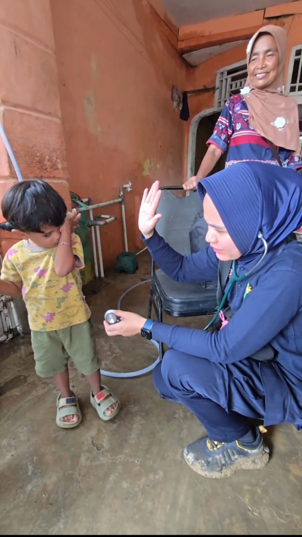 Pulihkan Trauma Pasca Banjir Bandang, Biddokkes Beri Layanan Kesehatan Humanis, Polda Sumbar Jamin Kesehatan&nbsp;Korban