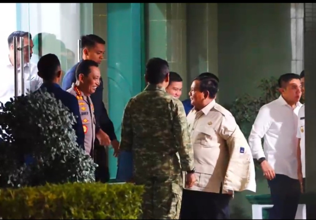 Tiba di Padang, Kapolri Dampingi Presiden Rapat Penanggulangan Bencana&nbsp;Alam