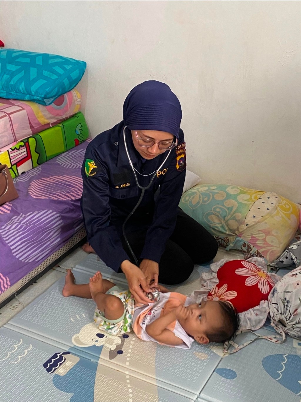 Tim Medis Polda Sumbar Layani 599 Warga Korban Banjir Sumbar Secara Gratis di Posko&nbsp;Bencana
