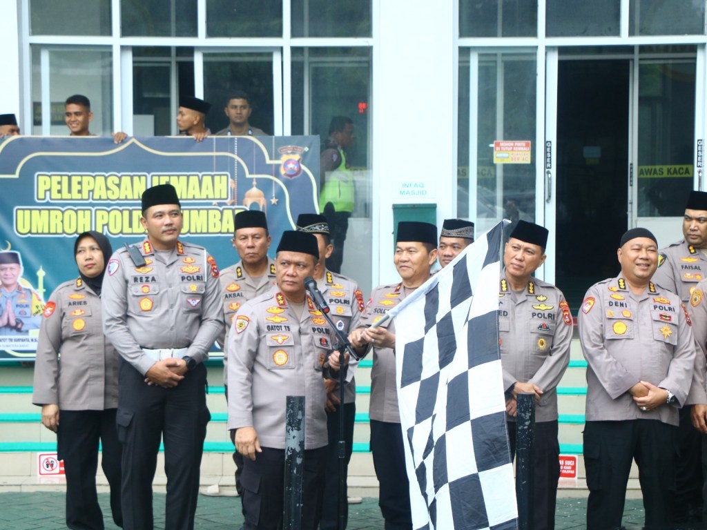 Kapolda Sumbar Lepas Keberangkatan Jamaah Umroh Polda&nbsp;Sumbar