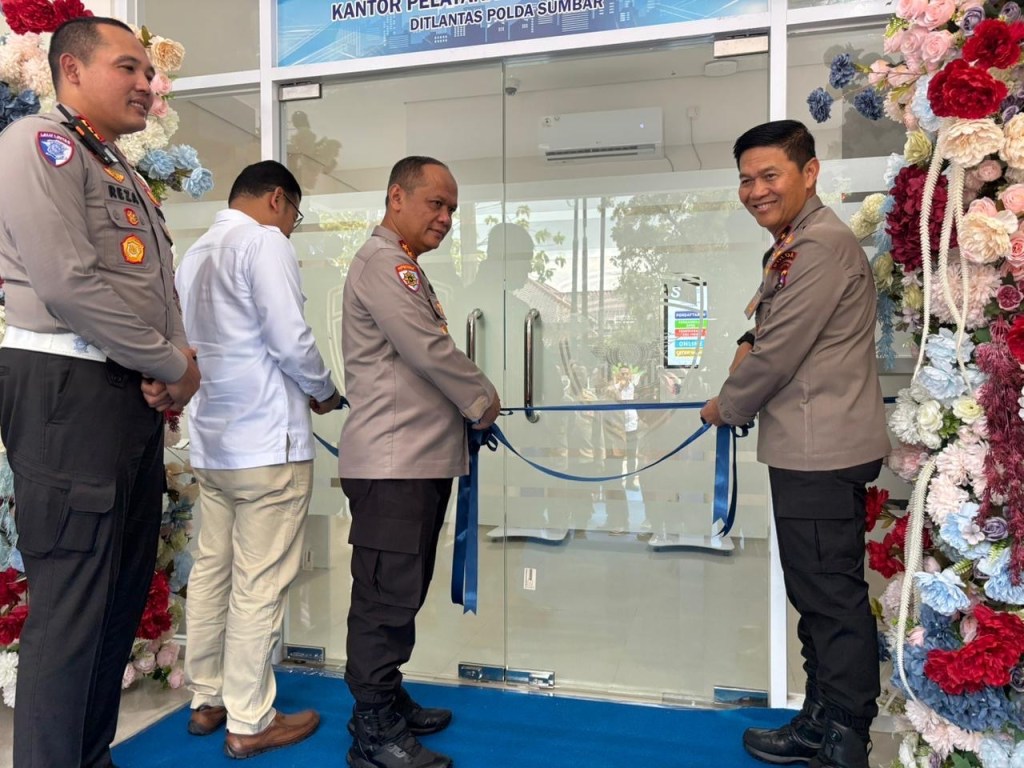 Komitmen Melayani Masyarakat, Kapolda Sumbar Resmikan Gedung BPKB Prototype Pertama di&nbsp;Sumbar